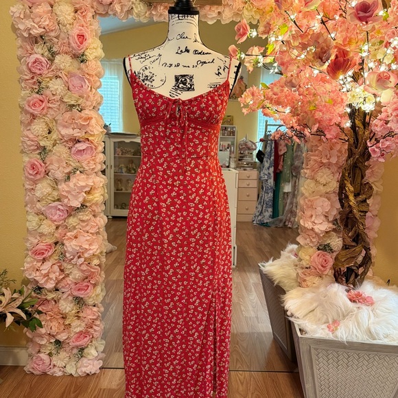 Dress - Picture 6 of 7